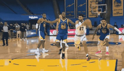  公牛德罗赞韧带撕裂，赛季报销影响季后赛前景  