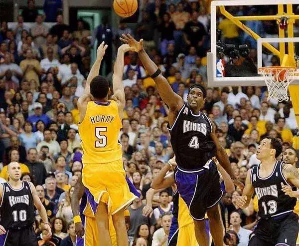 萨博尼斯全能数据,国王击败活塞延续季后赛希望  萨博尼斯全能数据,国王击败活塞延续季后赛希望