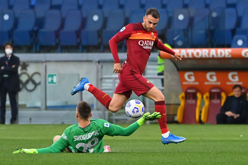  博洛尼亚门将斯科鲁普斯基神扑救主，力保不败  